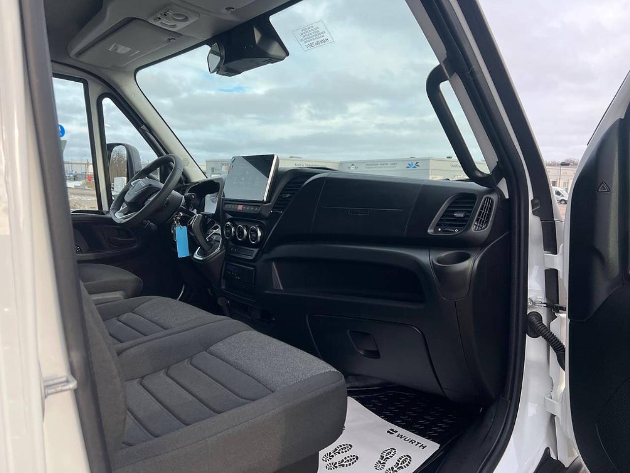 Iveco Daily 72C18 A8 Sk&aring;pbil &Ouml;ppningsbarsida Fullutrustad 2025 - Sk&aring;p