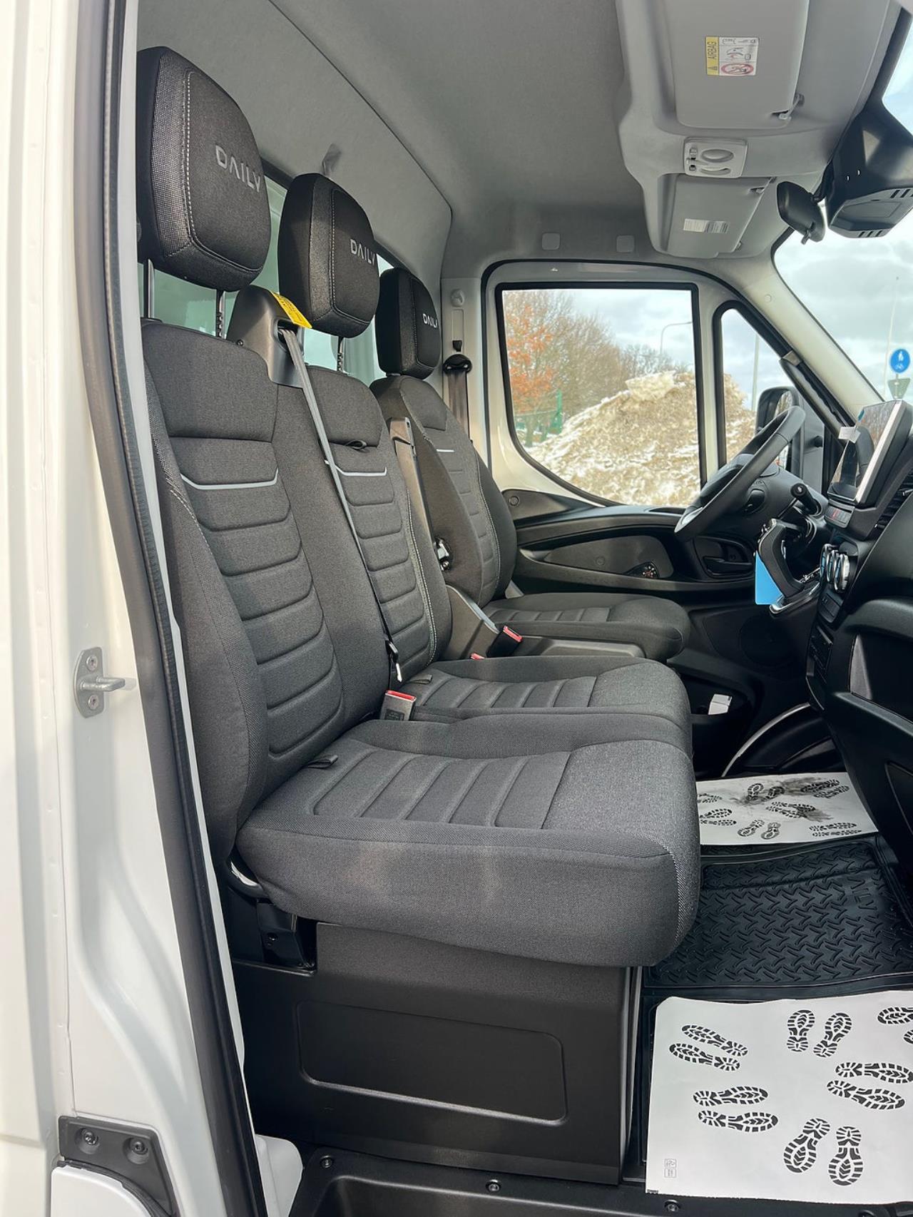Iveco Daily 72C18 A8 Sk&aring;pbil &Ouml;ppningsbarsida Fullutrustad 2025 - Sk&aring;p