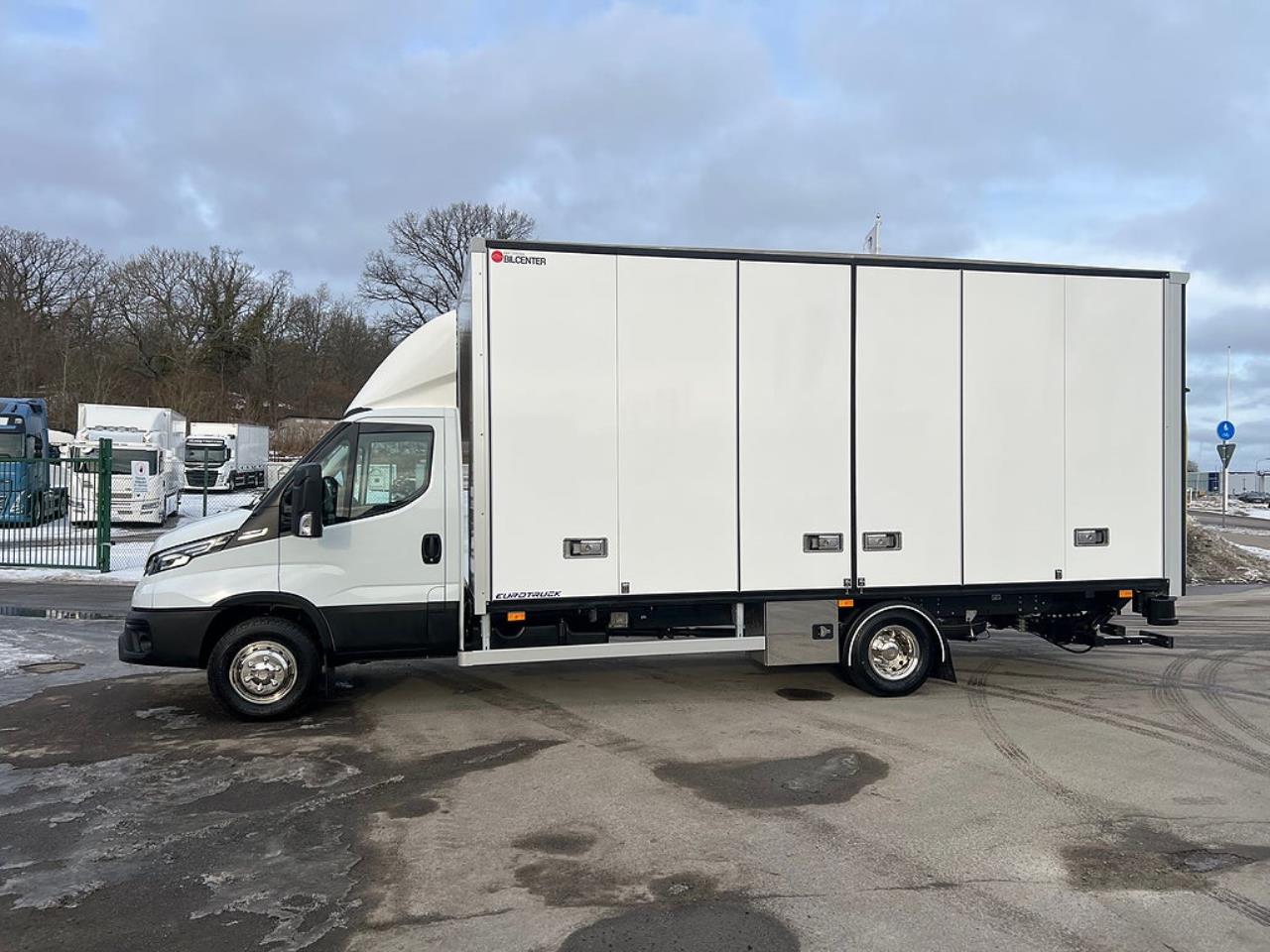 Iveco Daily 72C18 A8 Sk&aring;pbil &Ouml;ppningsbarsida Fullutrustad 2025 - Sk&aring;p