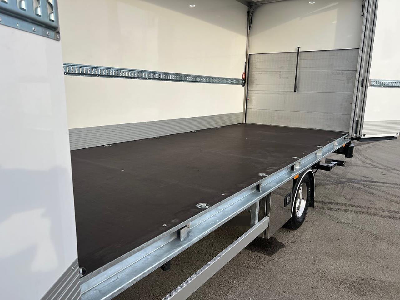 Iveco Daily 72C18 A8 Sk&aring;pbil &Ouml;ppningsbarsida Fullutrustad 2025 - Sk&aring;p