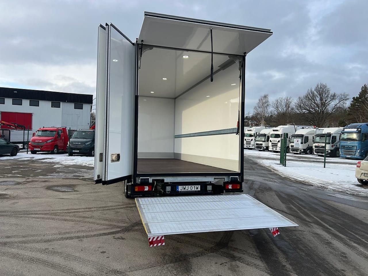 Iveco Daily 72C18 A8 Sk&aring;pbil &Ouml;ppningsbarsida Fullutrustad 2025 - Sk&aring;p