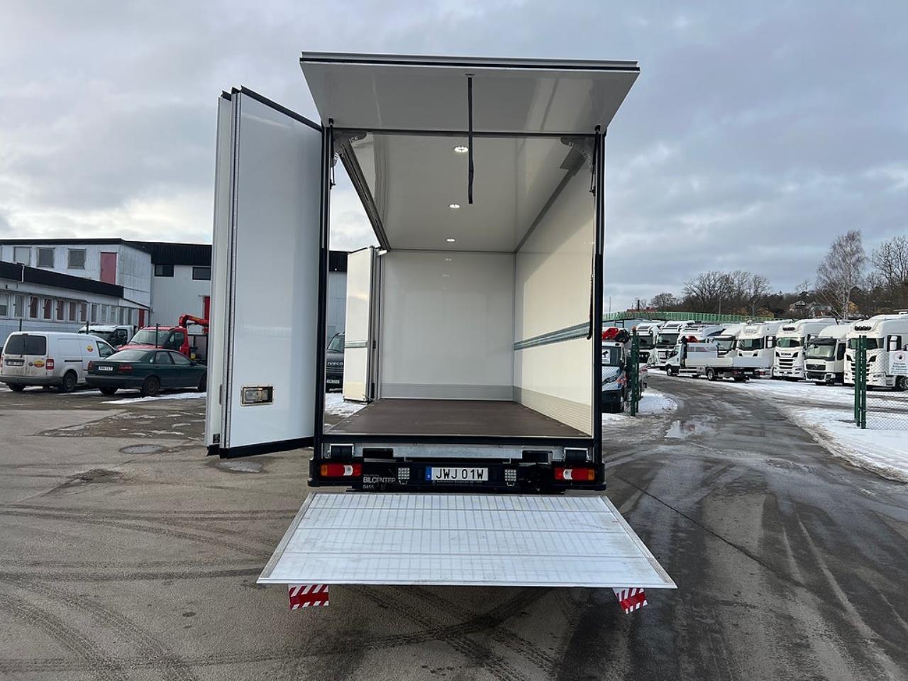 Iveco Daily 72C18 A8 Sk&aring;pbil &Ouml;ppningsbarsida Fullutrustad 2025 - Sk&aring;p