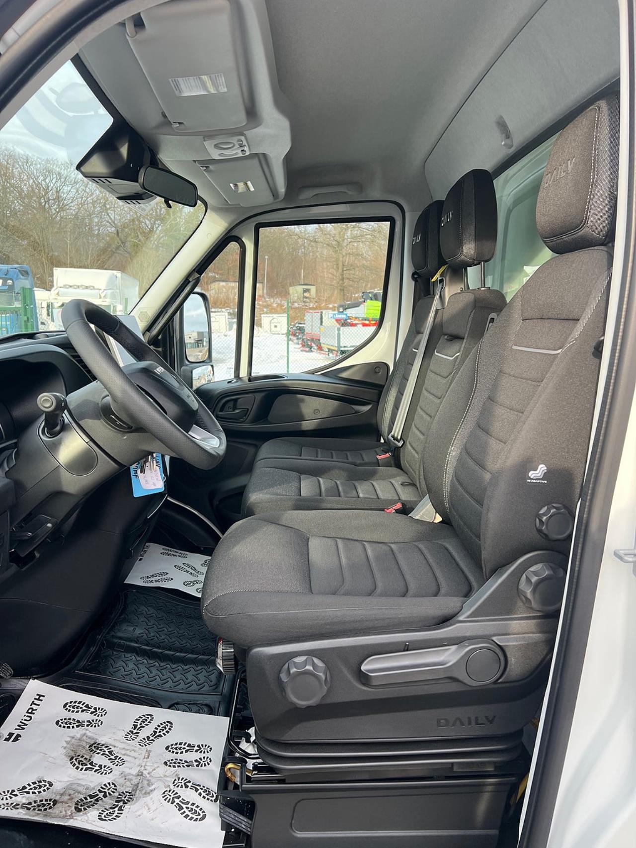 Iveco Daily 72C18 A8 Sk&aring;pbil &Ouml;ppningsbarsida Fullutrustad 2025 - Sk&aring;p