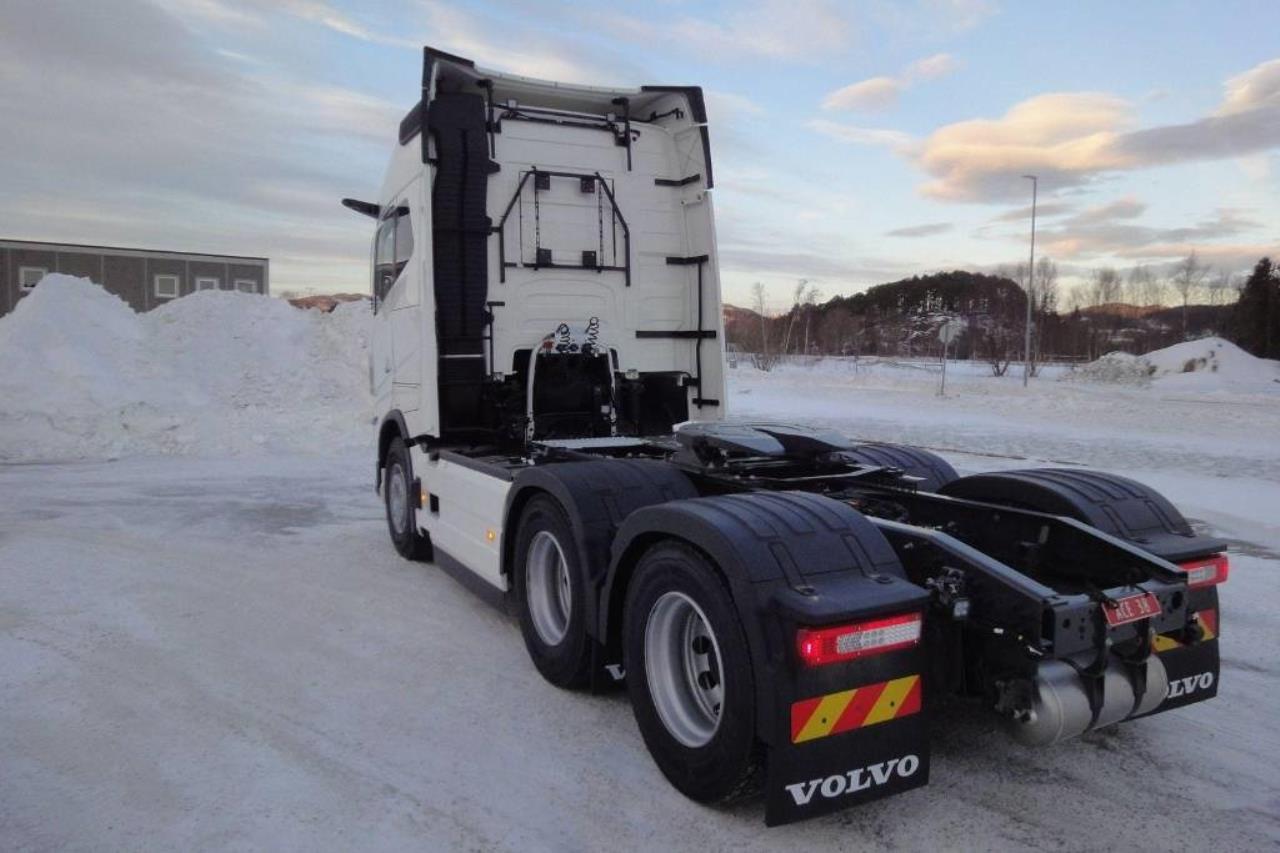 Volvo FH16 700 6x4 2025 - Dragbil