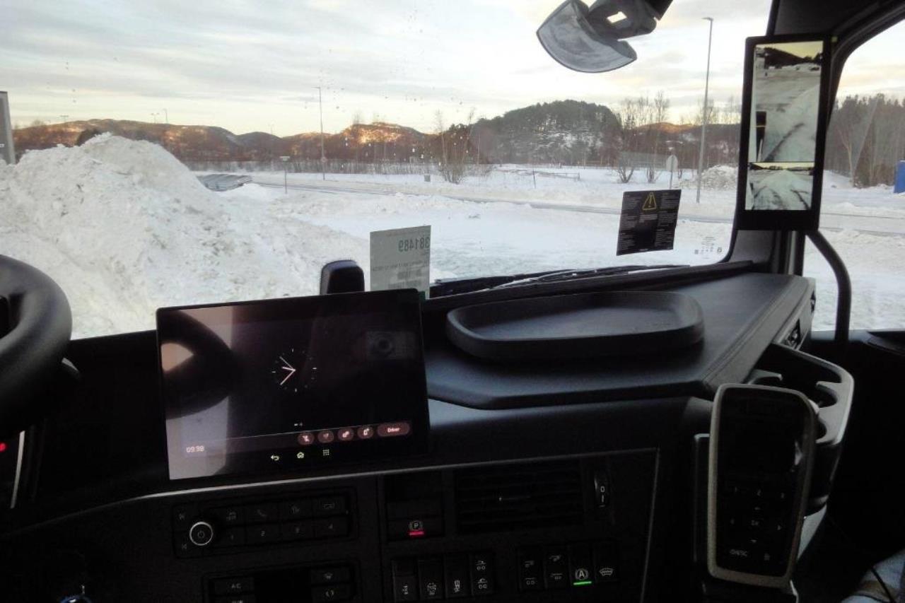 Volvo FH16 700 6x4 2025 - Dragbil