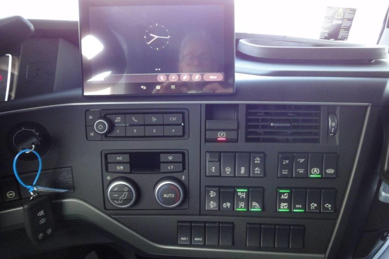 Volvo FH16 700 6x4 2025 - Dragbil