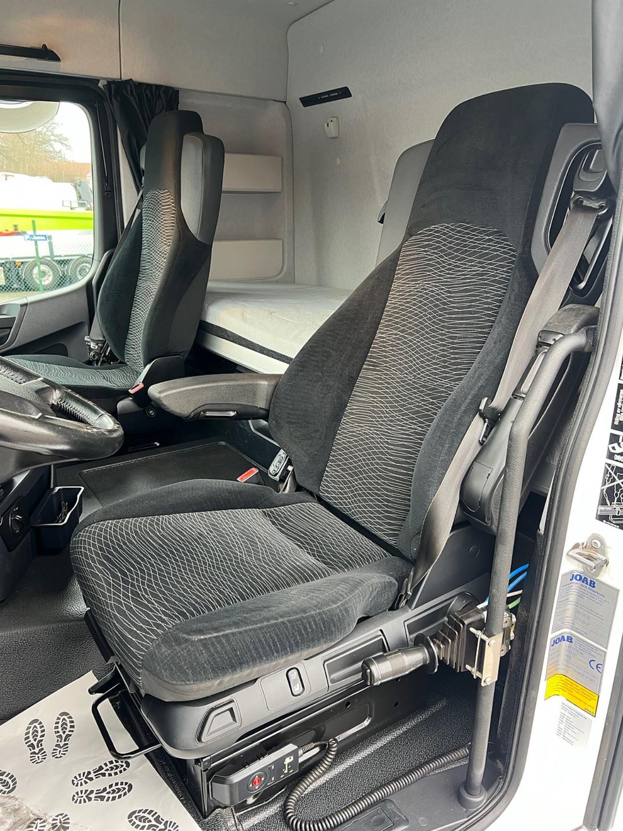 Mercedes-Benz Arocs 3251 8x4*4 Lastv&auml;xlare, ADR Klassad, Euro 6 2016 - Krok/Lastv&auml;xlare