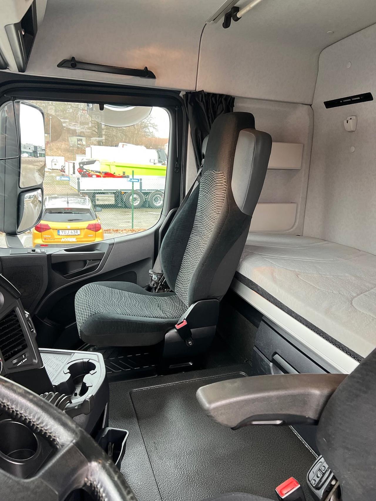 Mercedes-Benz Arocs 3251 8x4*4 Lastv&auml;xlare, ADR Klassad, Euro 6 2016 - Krok/Lastv&auml;xlare