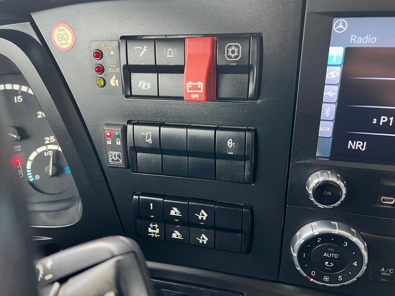 Mercedes-Benz Arocs 3251 8x4*4 Lastv&auml;xlare, ADR Klassad, Euro 6 2016 - Krok/Lastv&auml;xlare