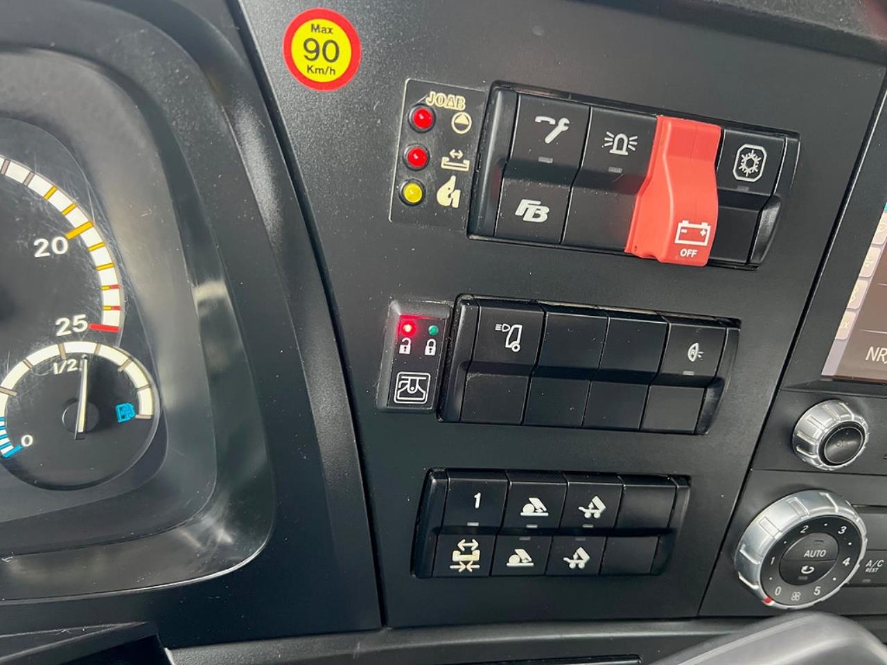 Mercedes-Benz Arocs 3251 8x4*4 Lastv&auml;xlare, ADR Klassad, Euro 6 2016 - Krok/Lastv&auml;xlare