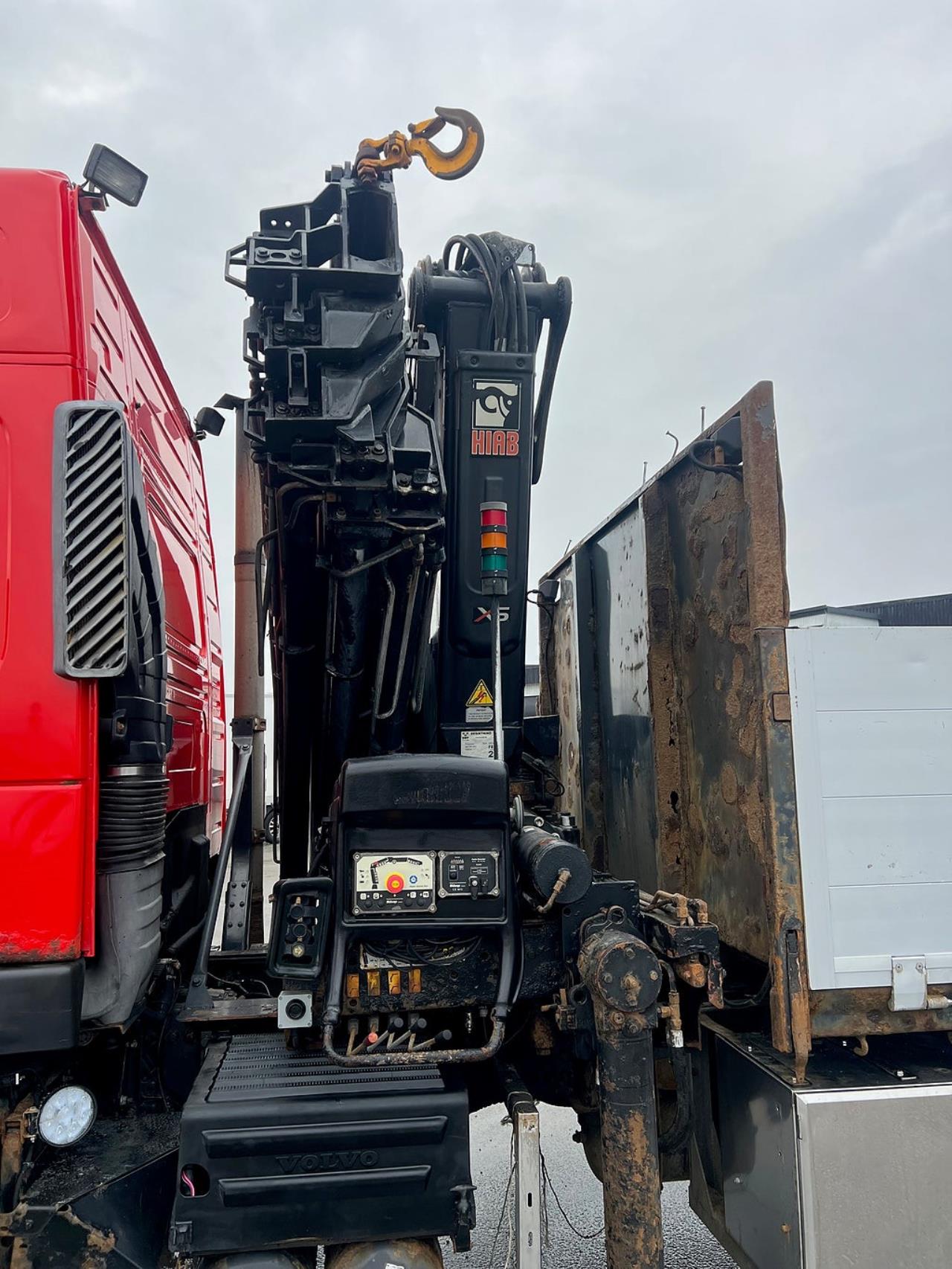 Volvo FM 400 6x2*4 Br&auml;dg&aring;rdsbil Kranbil Hiab 244E-7 Kran 2006 - Kran