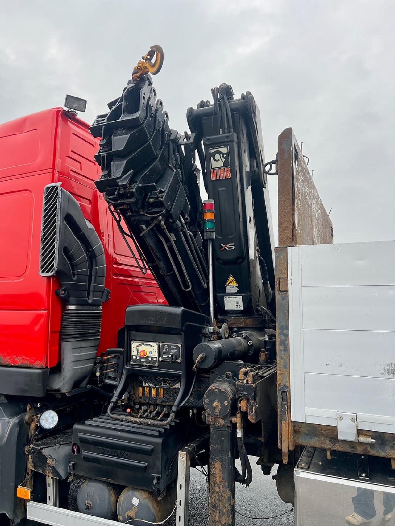 Volvo FM 400 6x2*4 Br&auml;dg&aring;rdsbil Kranbil Hiab 244E-7 Kran 2006 - Kran