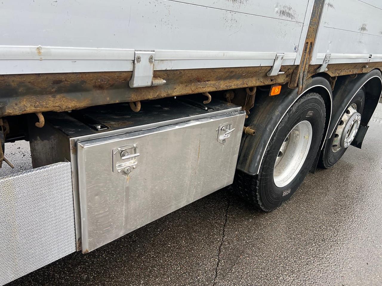 Volvo FM 400 6x2*4 Br&auml;dg&aring;rdsbil Kranbil Hiab 244E-7 Kran 2006 - Kran