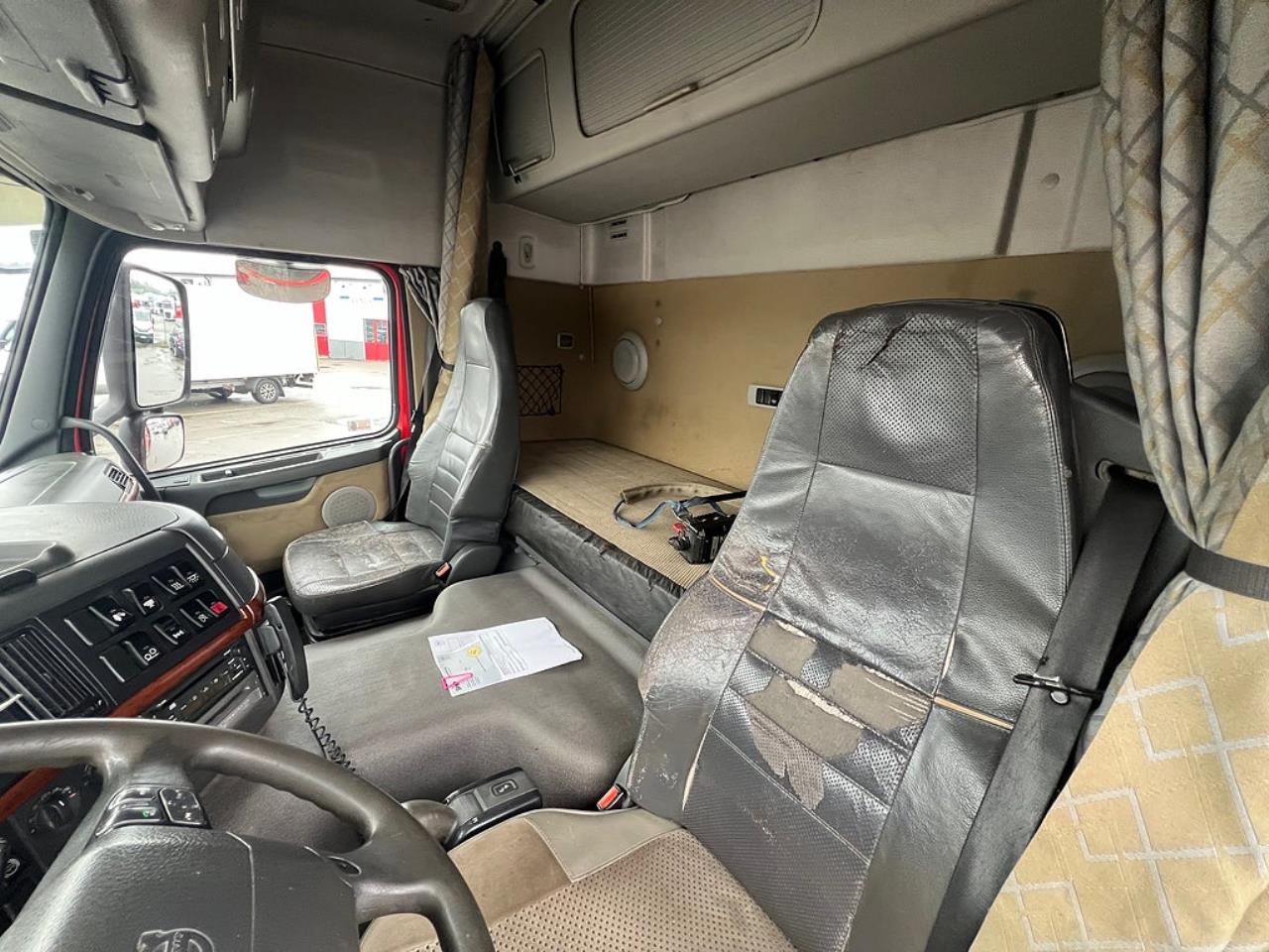 Volvo FM 400 6x2*4 Br&auml;dg&aring;rdsbil Kranbil Hiab 244E-7 Kran 2006 - Kran