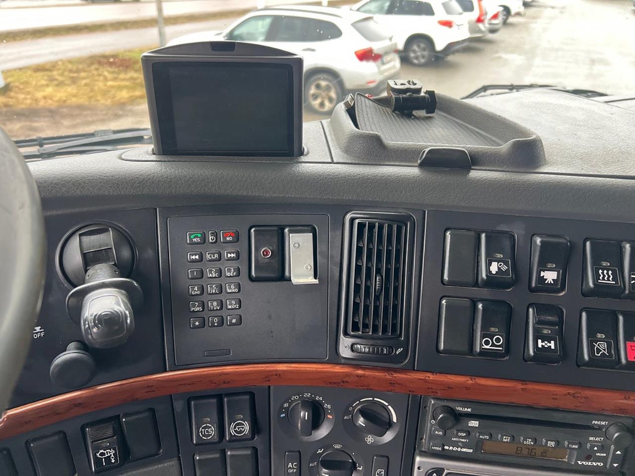 Volvo FM 400 6x2*4 Br&auml;dg&aring;rdsbil Kranbil Hiab 244E-7 Kran 2006 - Kran