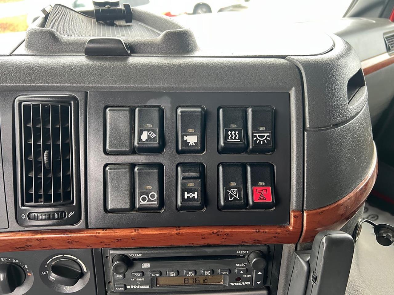 Volvo FM 400 6x2*4 Br&auml;dg&aring;rdsbil Kranbil Hiab 244E-7 Kran 2006 - Kran