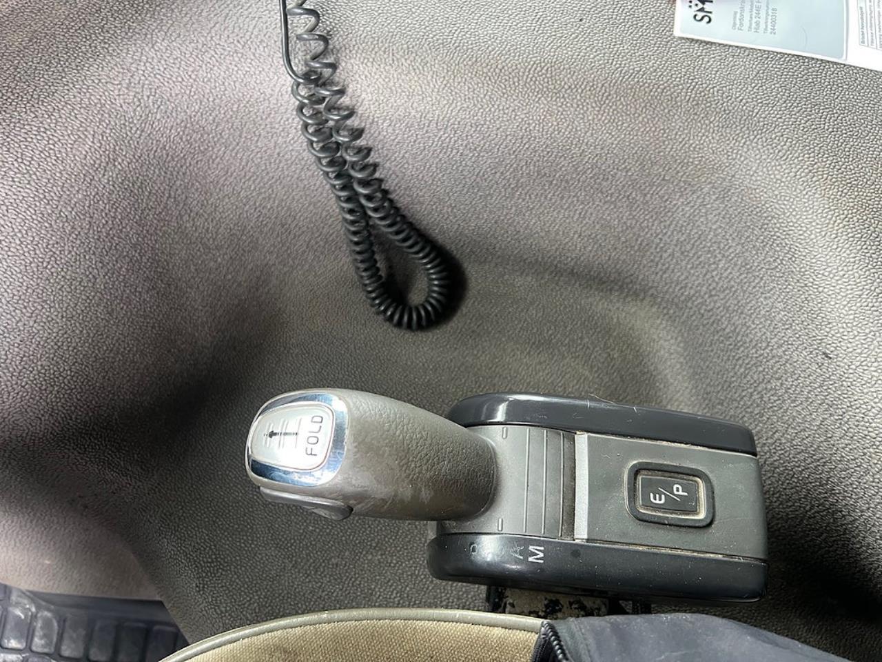 Volvo FM 400 6x2*4 Br&auml;dg&aring;rdsbil Kranbil Hiab 244E-7 Kran 2006 - Kran