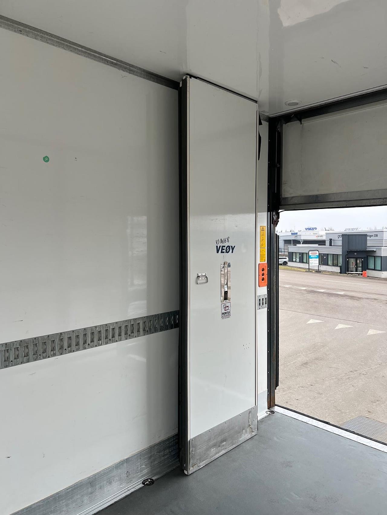 Volvo FM13 460 6x2*4 Sk&aring;pbil, Kyl/Frysbil, Korridorbil, 2-Zons, 2019 - Sk&aring;p