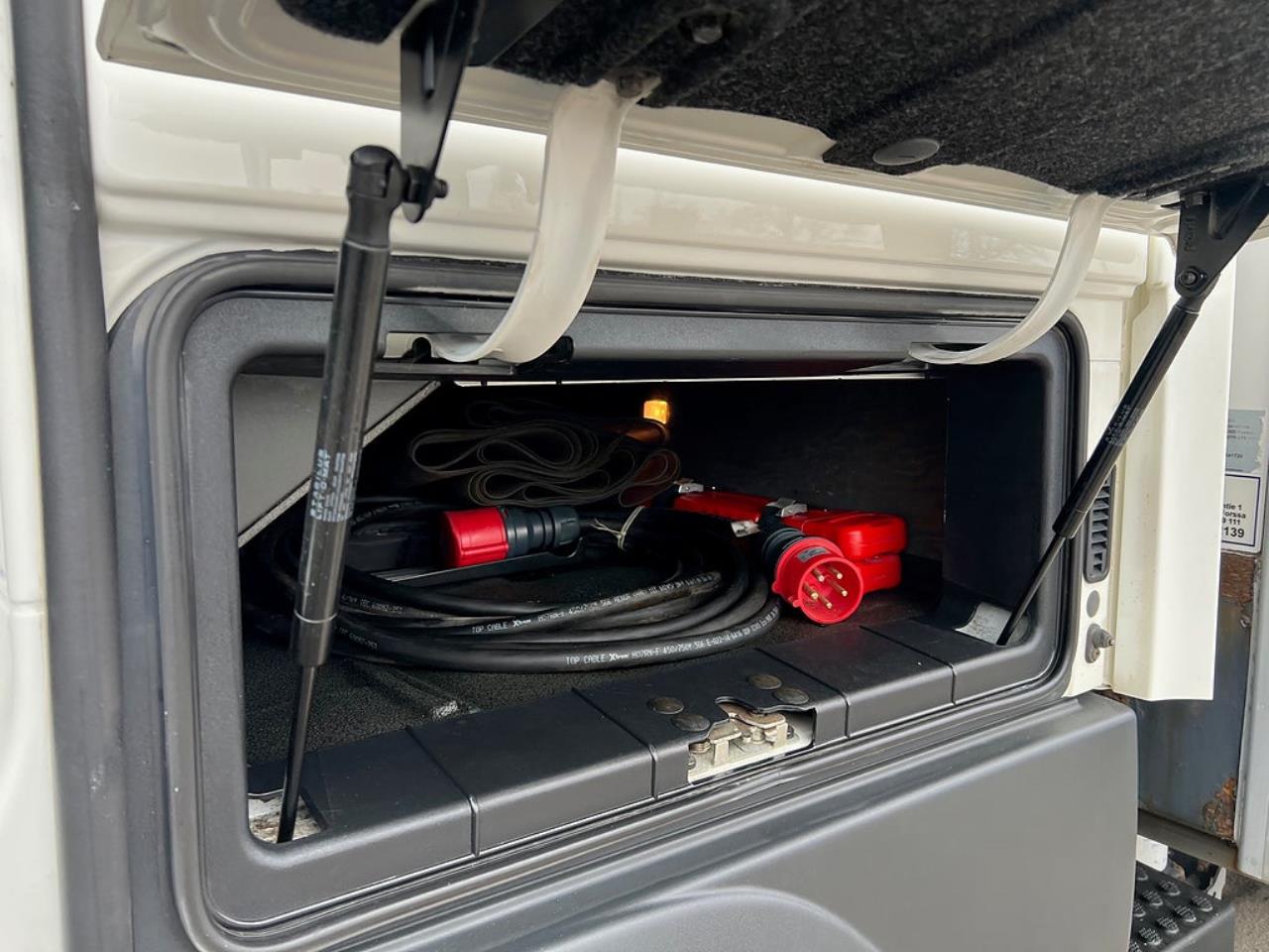 Volvo FM13 460 6x2*4 Sk&aring;pbil, Kyl/Frysbil, Korridorbil, 2-Zons, 2019 - Sk&aring;p