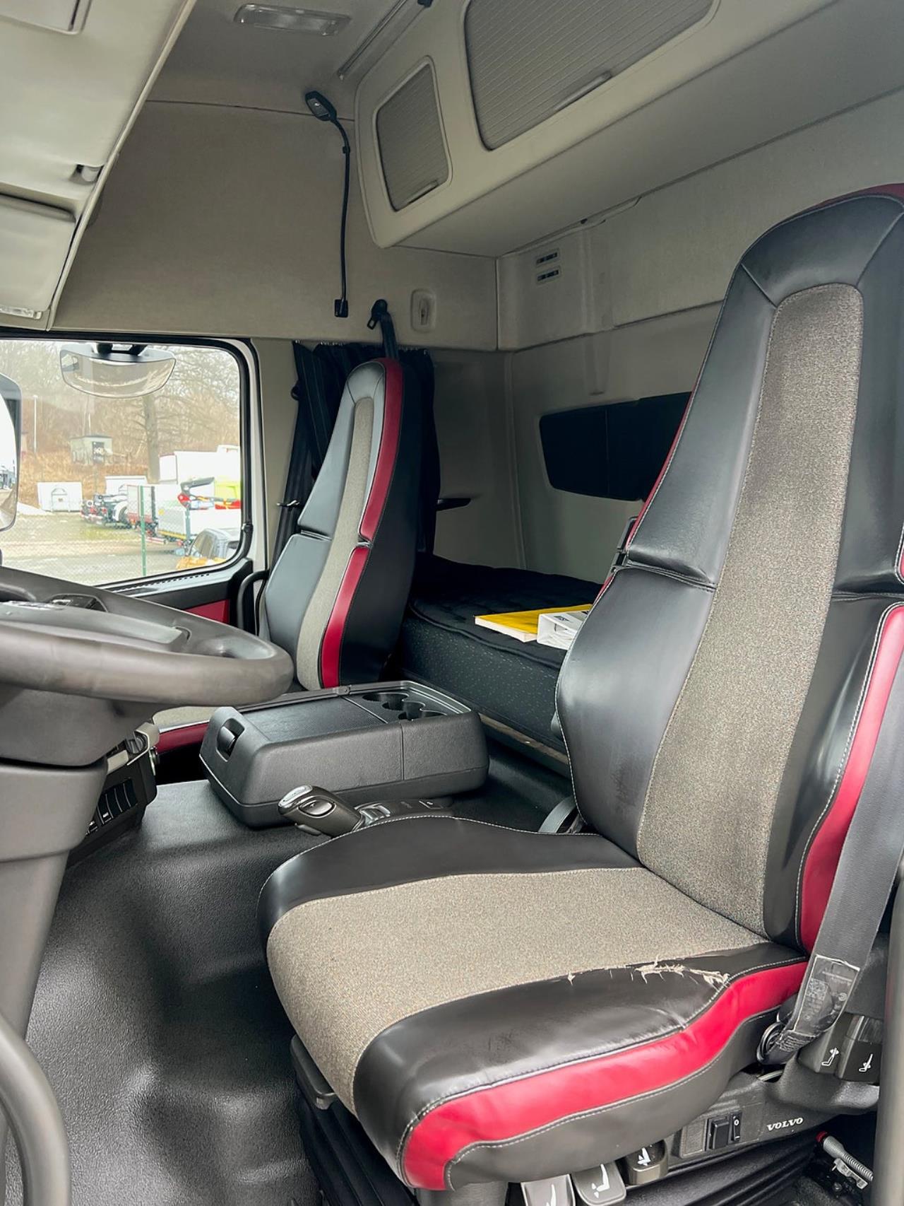 Volvo FM13 460 6x2*4 Sk&aring;pbil, Kyl/Frysbil, Korridorbil, 2-Zons, 2019 - Sk&aring;p