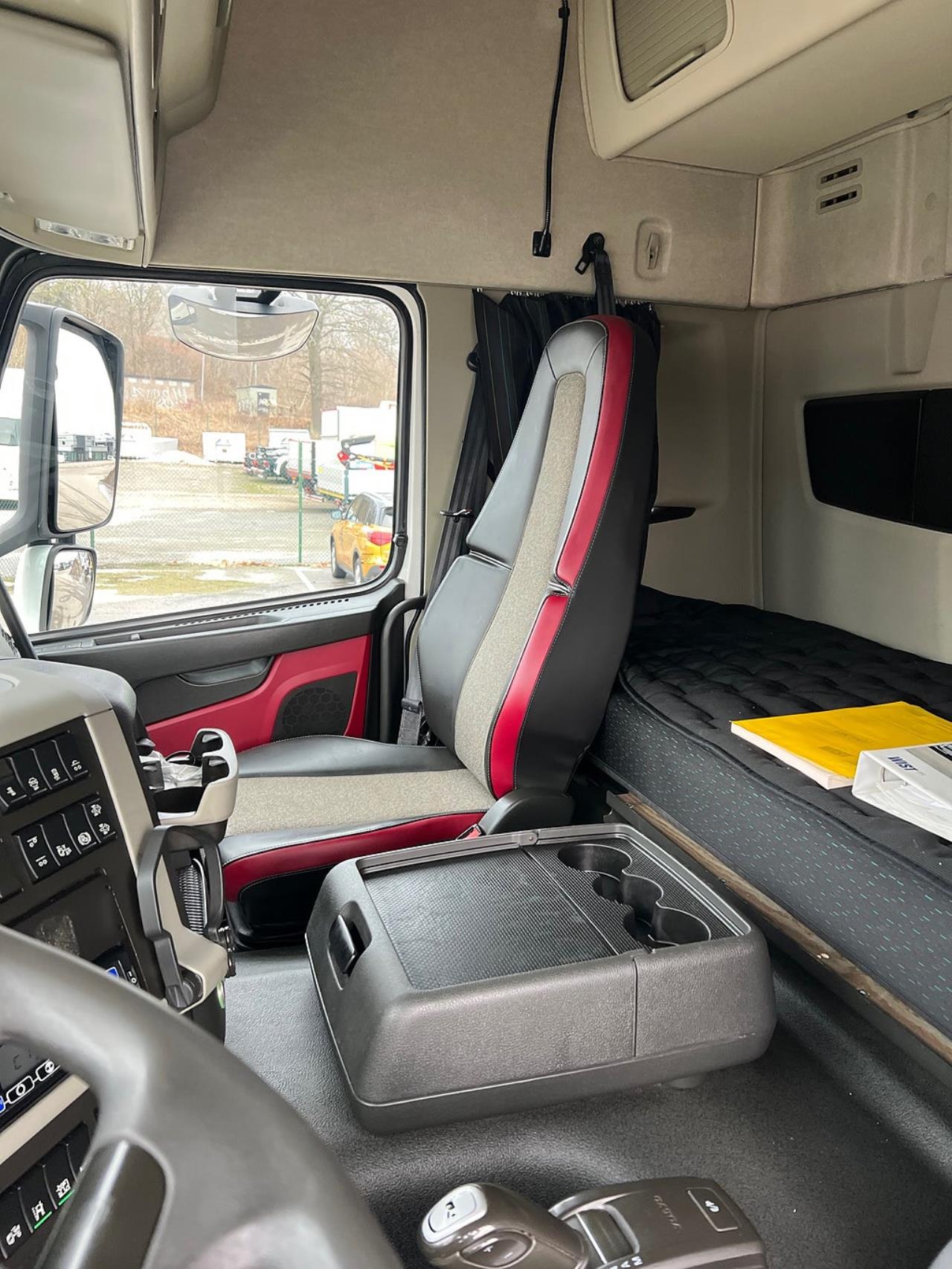 Volvo FM13 460 6x2*4 Sk&aring;pbil, Kyl/Frysbil, Korridorbil, 2-Zons, 2019 - Sk&aring;p
