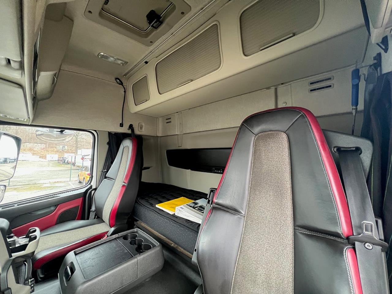 Volvo FM13 460 6x2*4 Sk&aring;pbil, Kyl/Frysbil, Korridorbil, 2-Zons, 2019 - Sk&aring;p