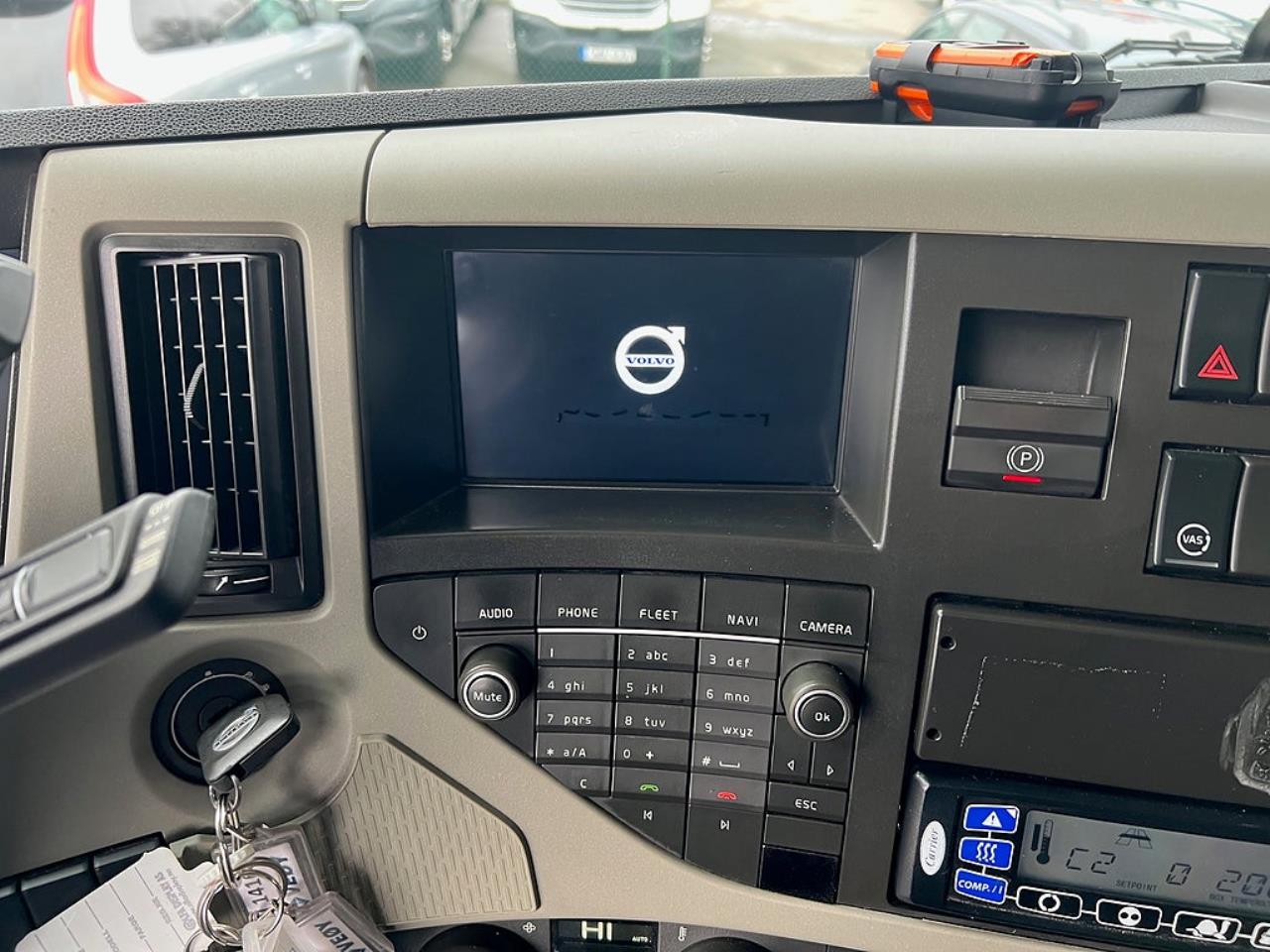 Volvo FM13 460 6x2*4 Sk&aring;pbil, Kyl/Frysbil, Korridorbil, 2-Zons, 2019 - Sk&aring;p