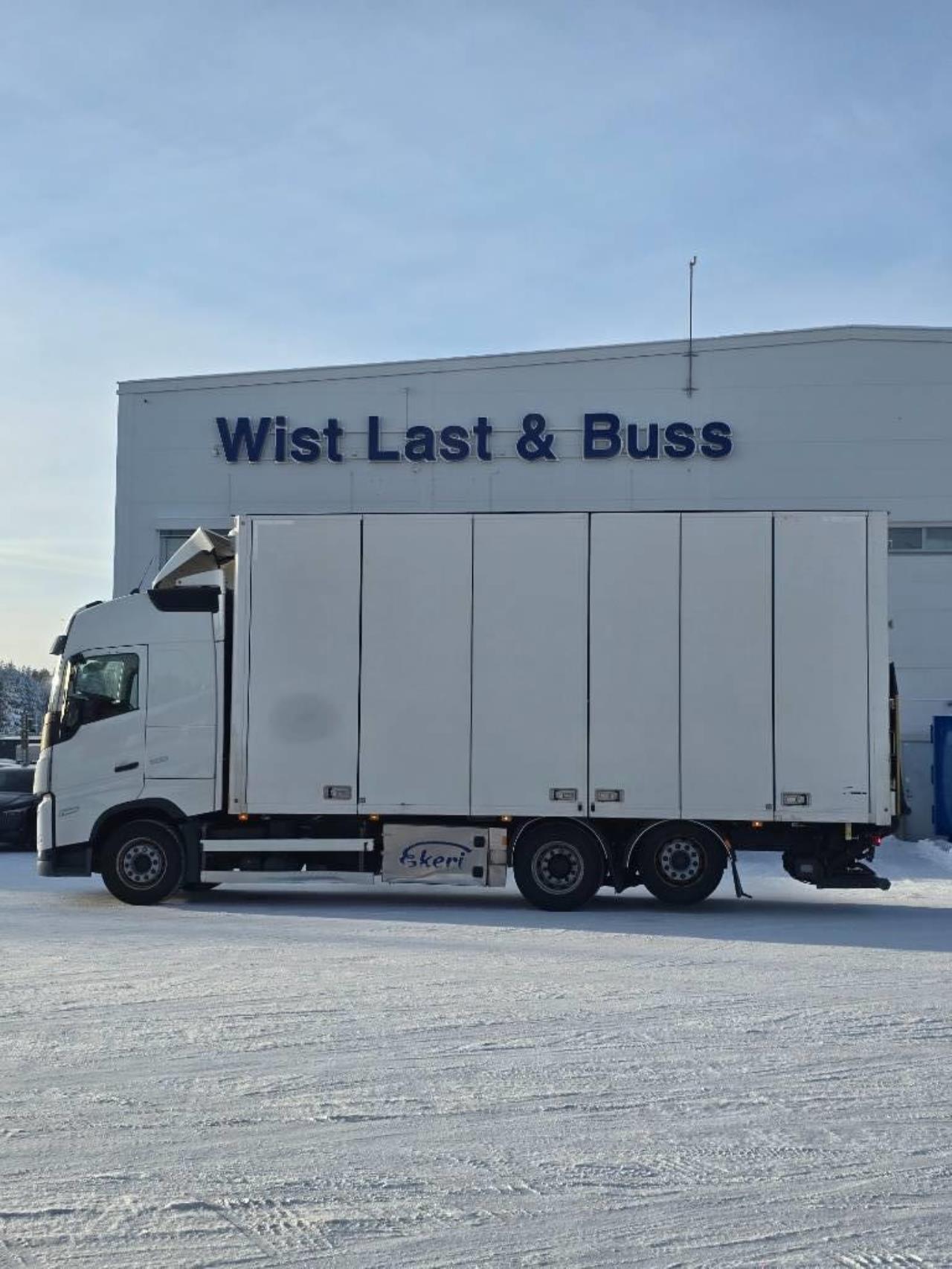 Volvo FH500 6x2 2021 - Sk&aring;p isolerat