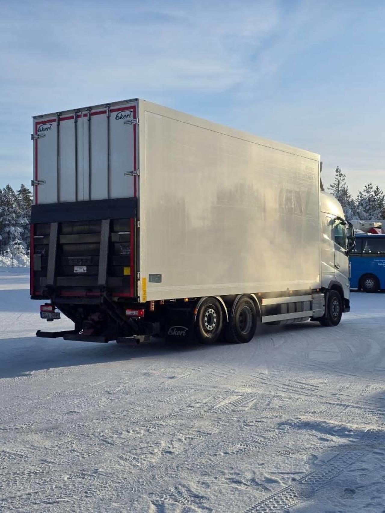 Volvo FH500 6x2 2021 - Sk&aring;p isolerat