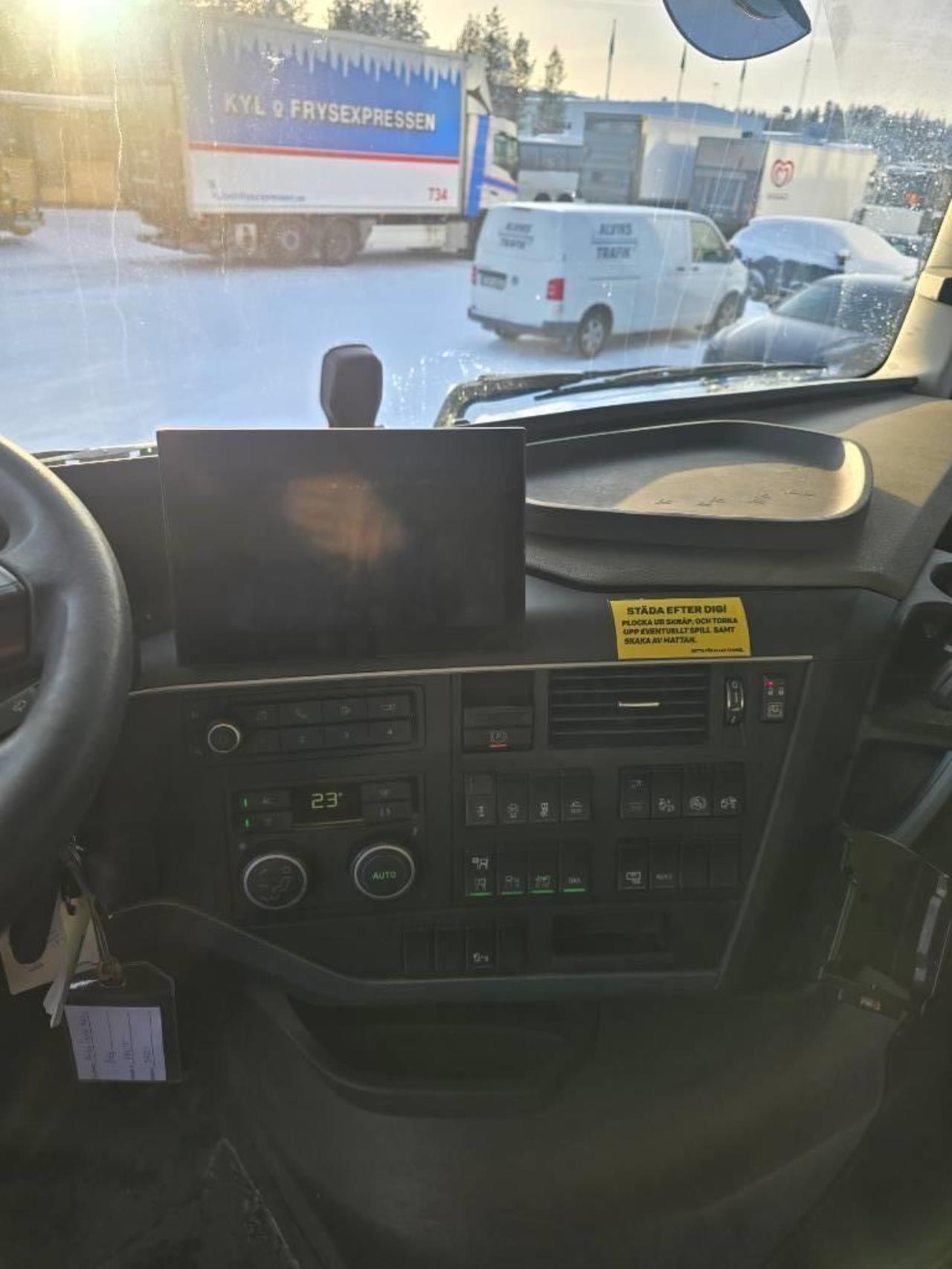 Volvo FH500 6x2 2021 - Sk&aring;p isolerat