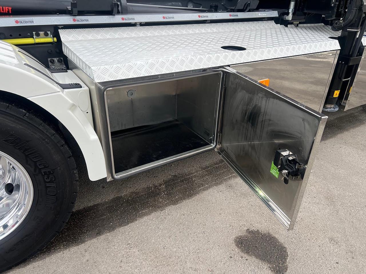 Volvo FM13 500 6x2*4 Kranv&auml;xlare Hiab Kran Komplett Skopa & Flak 2024 - Kran