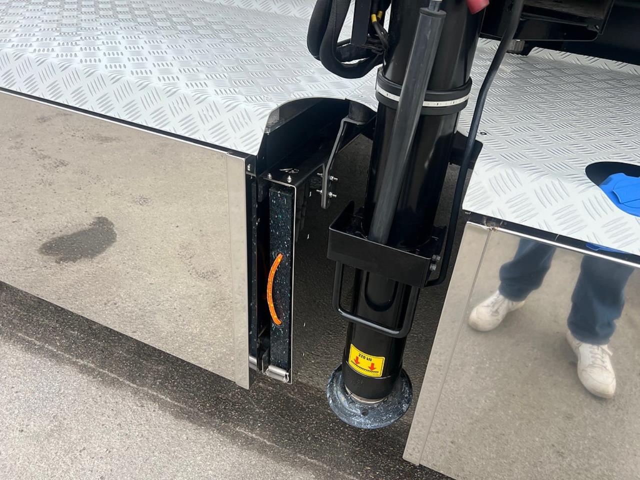 Volvo FM13 500 6x2*4 Kranv&auml;xlare Hiab Kran Komplett Skopa & Flak 2024 - Kran