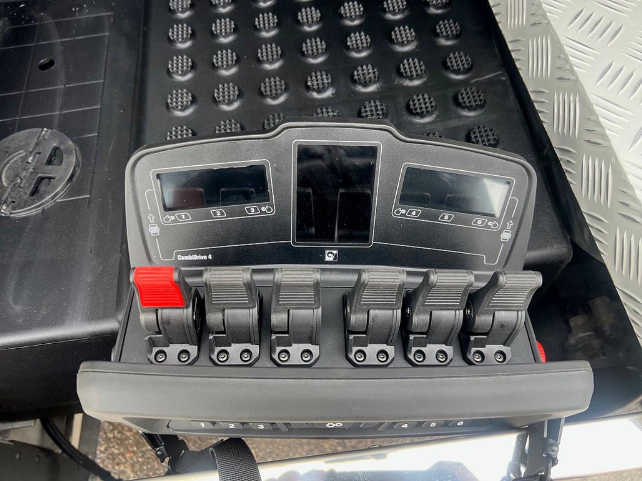 Volvo FM13 500 6x2*4 Kranv&auml;xlare Hiab Kran Komplett Skopa & Flak 2024 - Kran