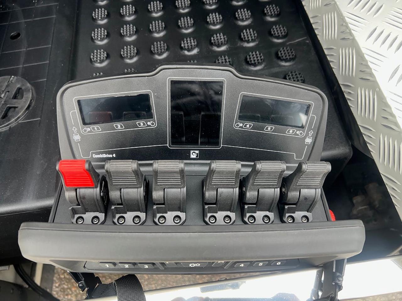 Volvo FM13 500 6x2*4 Kranv&auml;xlare Hiab Kran Komplett Skopa & Flak 2024 - Kran