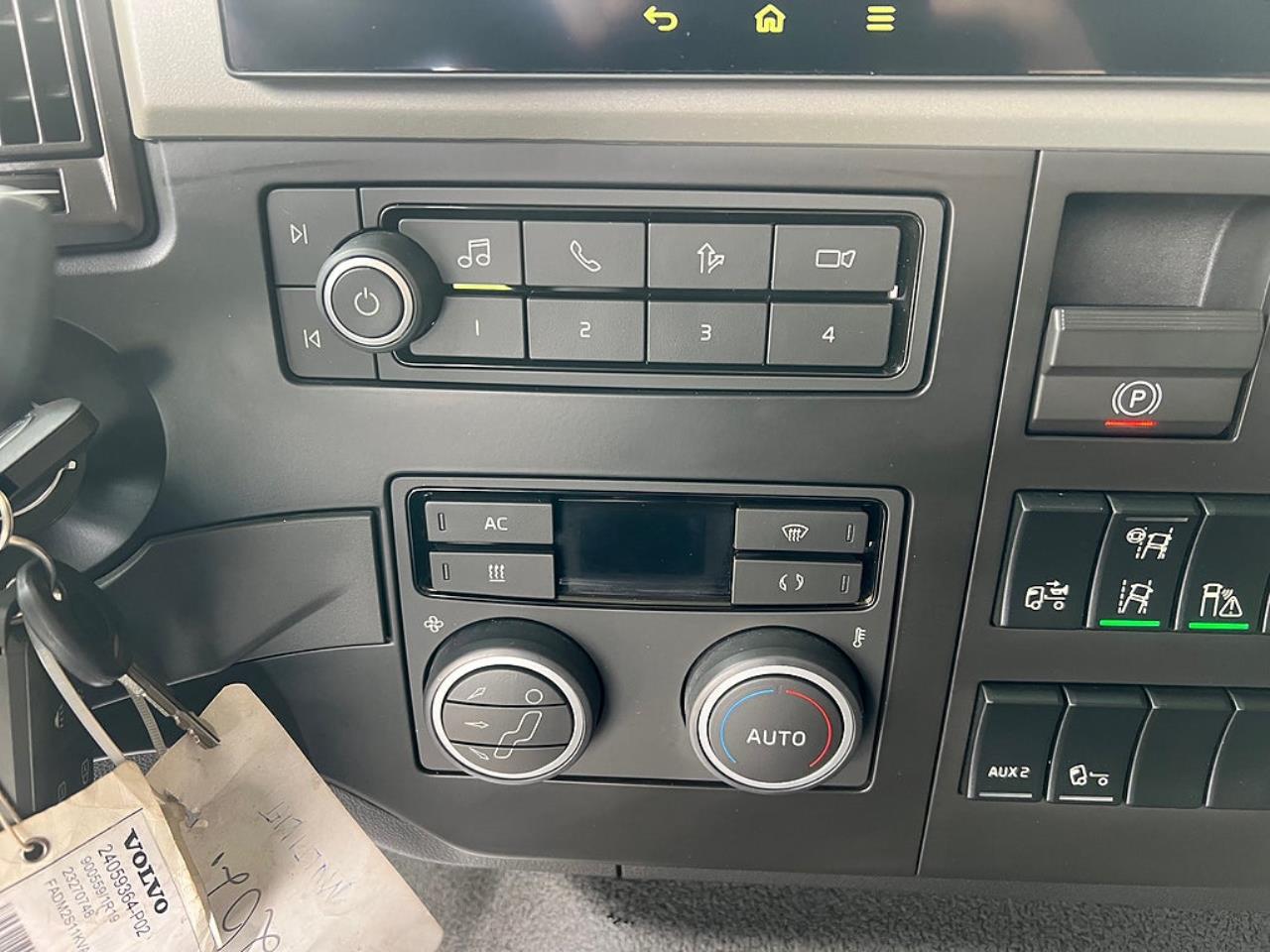 Volvo FM13 500 6x2*4 Kranv&auml;xlare Hiab Kran Komplett Skopa & Flak 2024 - Kran