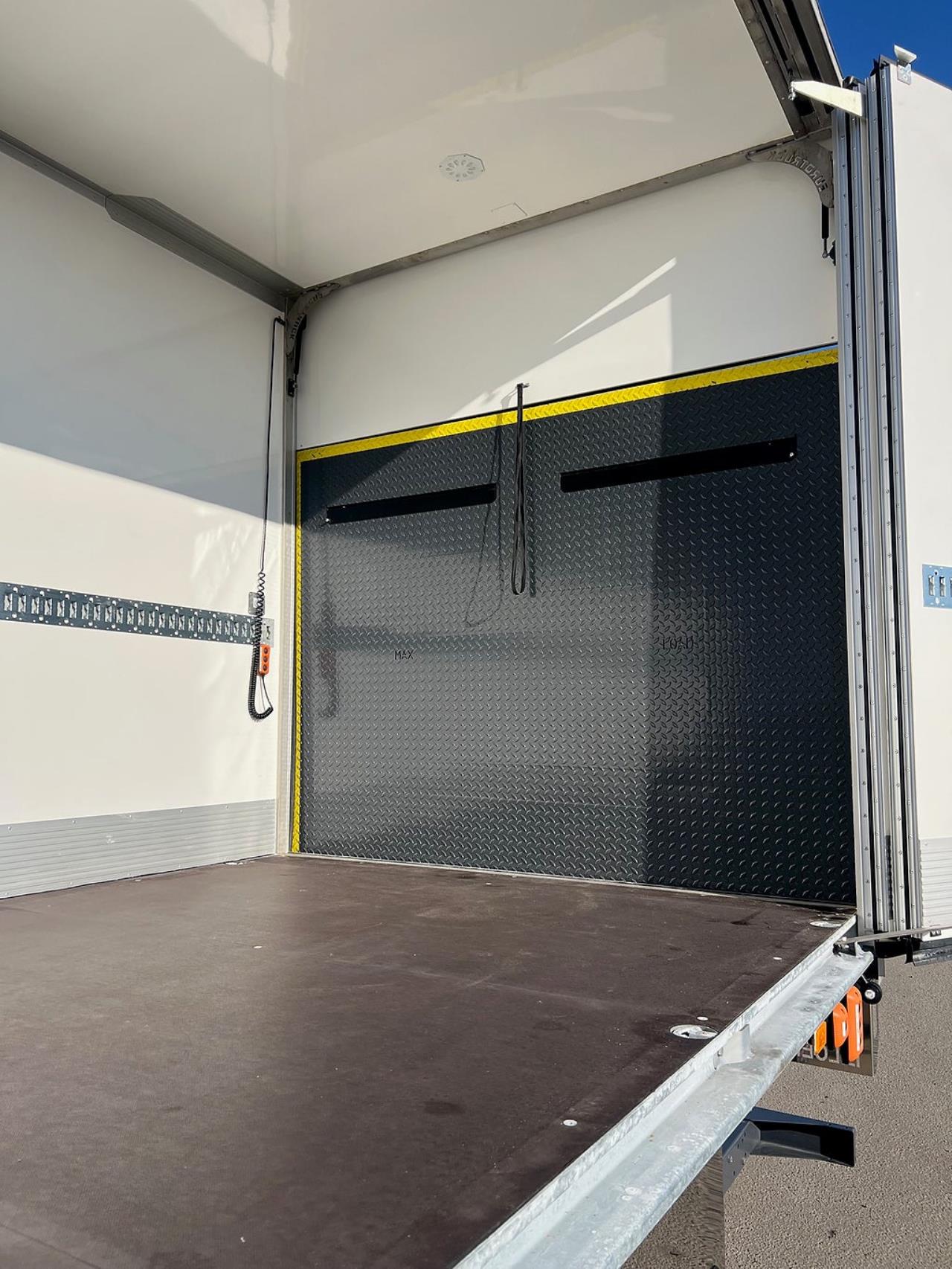 Volvo FM11 330 Sk&aring;p &Ouml;ppningsbarsida MKT Utrustning 18 Pall 2024 - Sk&aring;p