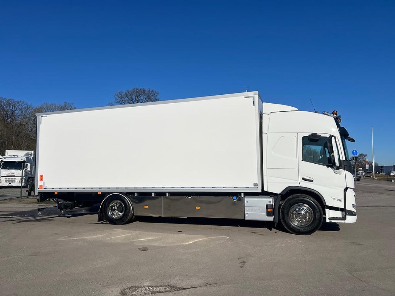 Volvo FM11 330 Sk&aring;p &Ouml;ppningsbarsida MKT Utrustning 18 Pall 2024 - Sk&aring;p