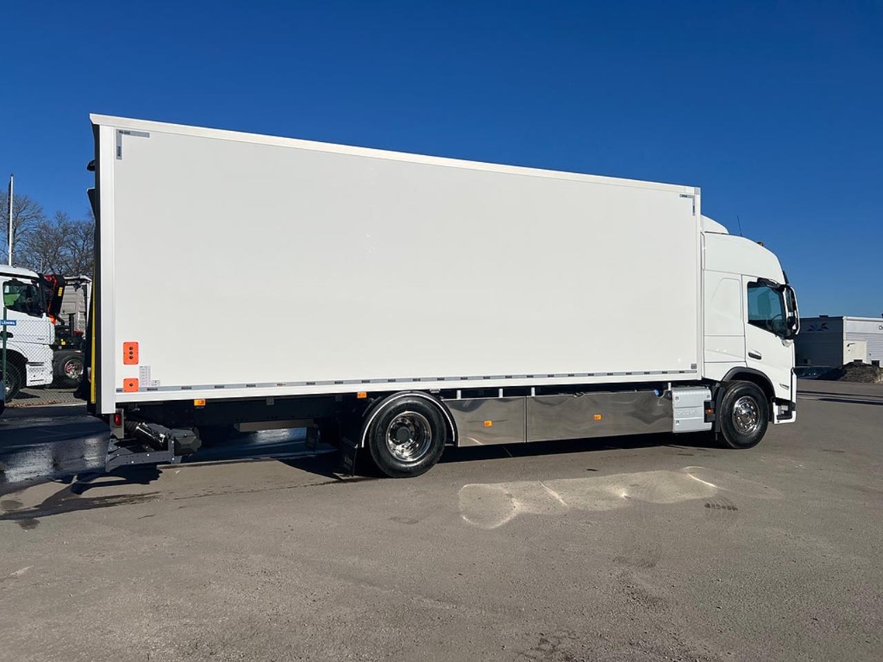 Volvo FM11 330 Sk&aring;p &Ouml;ppningsbarsida MKT Utrustning 18 Pall 2024 - Sk&aring;p