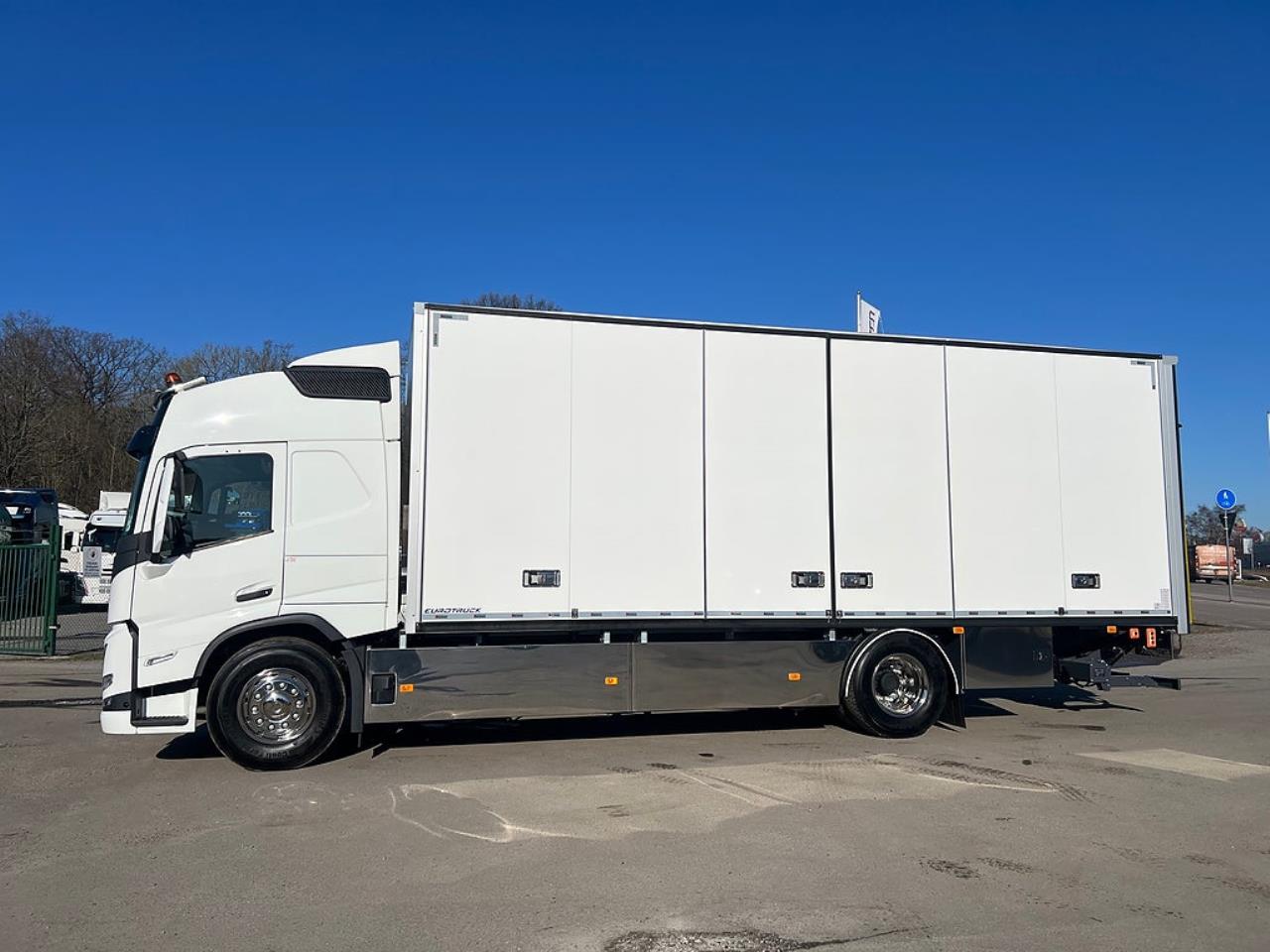 Volvo FM11 330 Sk&aring;p &Ouml;ppningsbarsida MKT Utrustning 18 Pall 2024 - Sk&aring;p