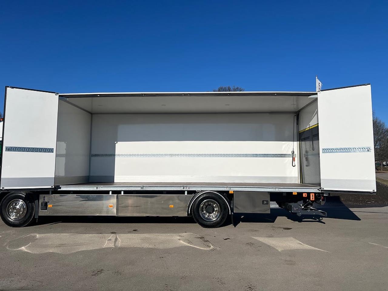 Volvo FM11 330 Sk&aring;p &Ouml;ppningsbarsida MKT Utrustning 18 Pall 2024 - Sk&aring;p