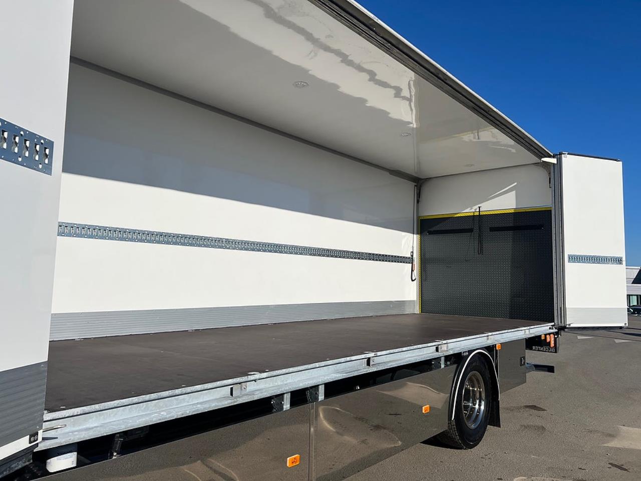 Volvo FM11 330 Sk&aring;p &Ouml;ppningsbarsida MKT Utrustning 18 Pall 2024 - Sk&aring;p