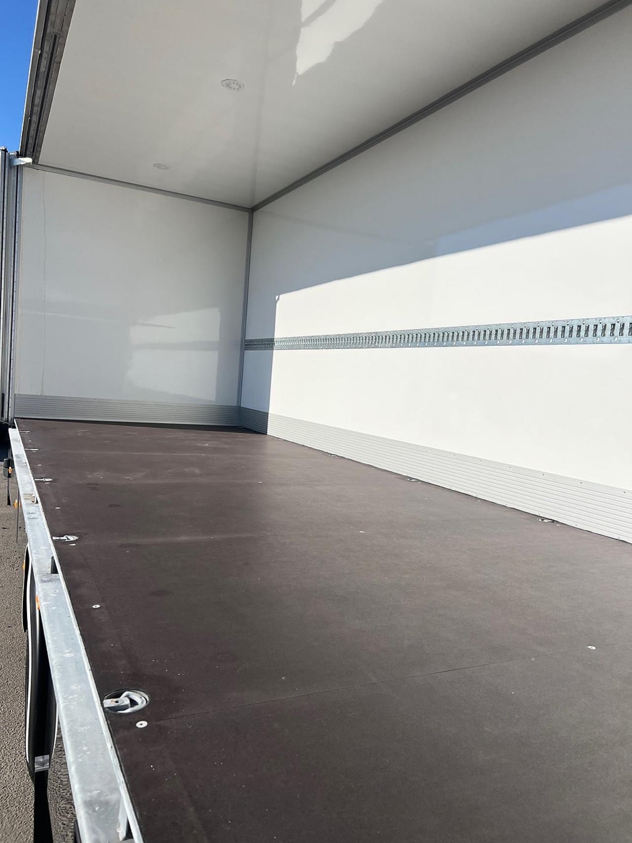 Volvo FM11 330 Sk&aring;p &Ouml;ppningsbarsida MKT Utrustning 18 Pall 2024 - Sk&aring;p