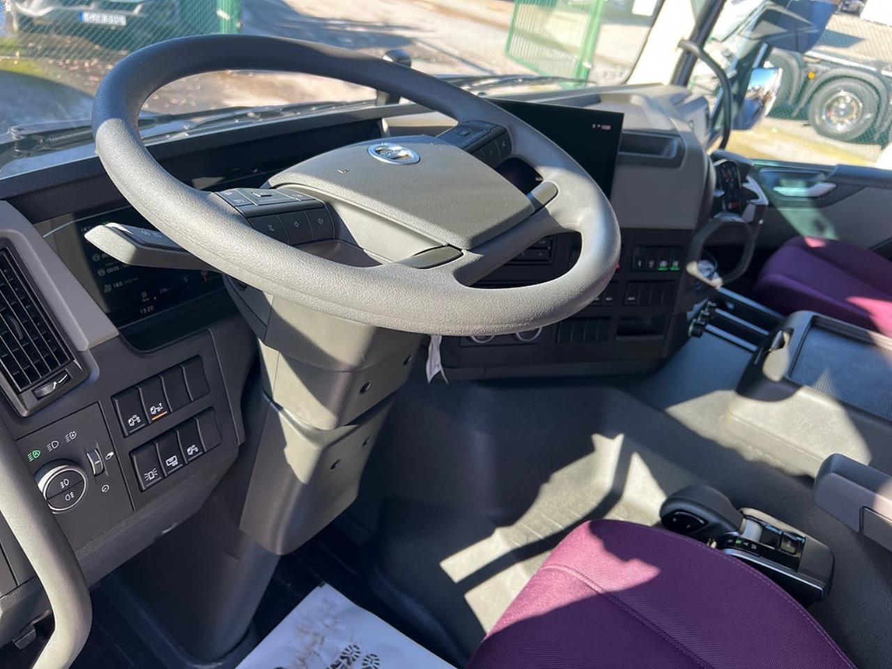 Volvo FM11 330 Sk&aring;p &Ouml;ppningsbarsida MKT Utrustning 18 Pall 2024 - Sk&aring;p