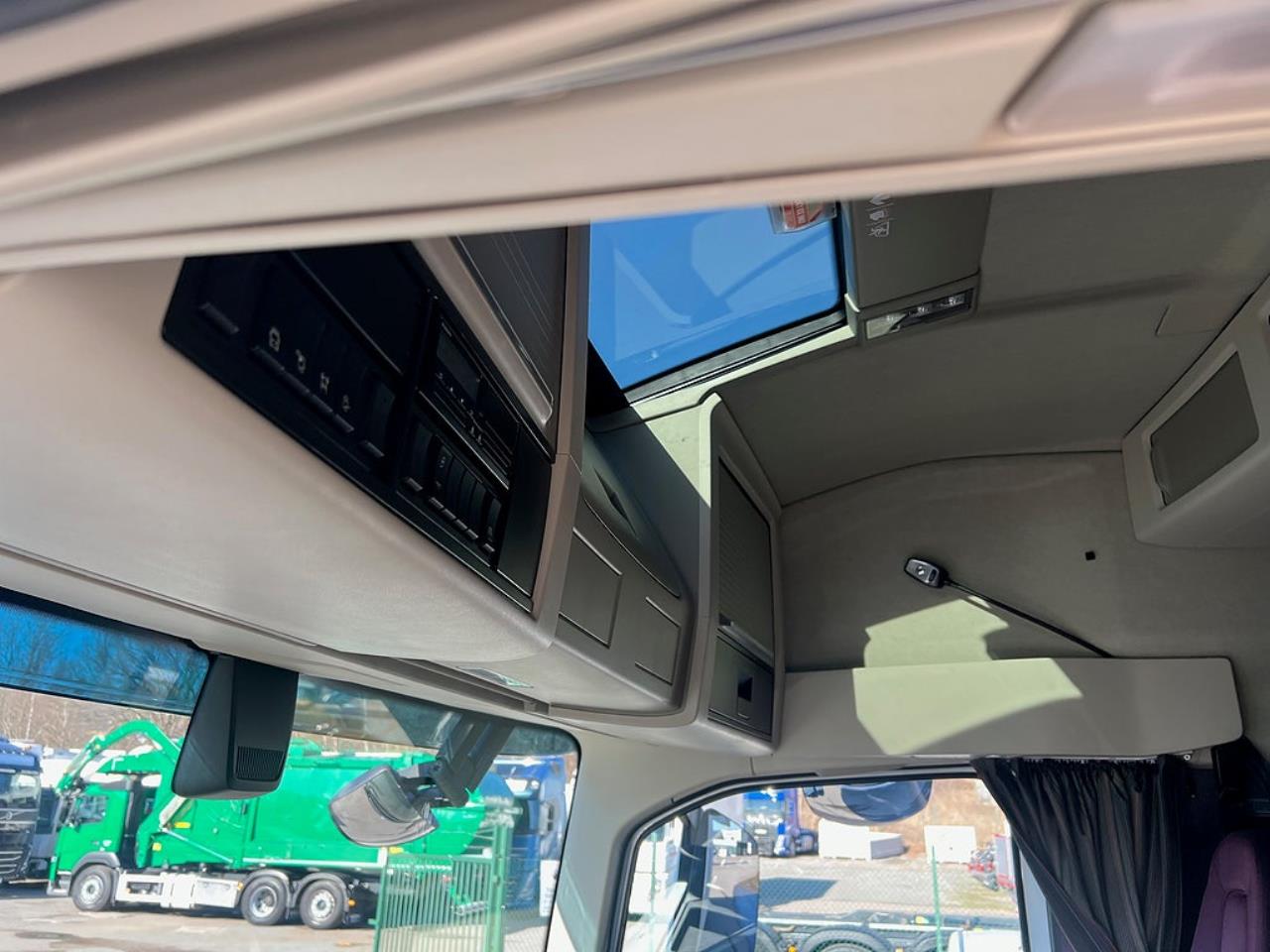 Volvo FM11 330 Sk&aring;p &Ouml;ppningsbarsida MKT Utrustning 18 Pall 2024 - Sk&aring;p