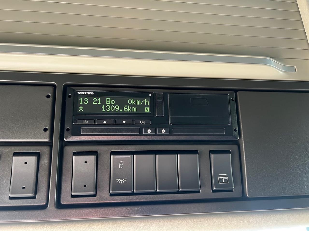 Volvo FM11 330 Sk&aring;p &Ouml;ppningsbarsida MKT Utrustning 18 Pall 2024 - Sk&aring;p