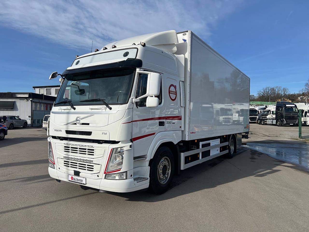 Volvo FM 330 4x2 Kylbil / Frysbil 2 Zons, Korridorbil 2020 - &Ouml;vrigt