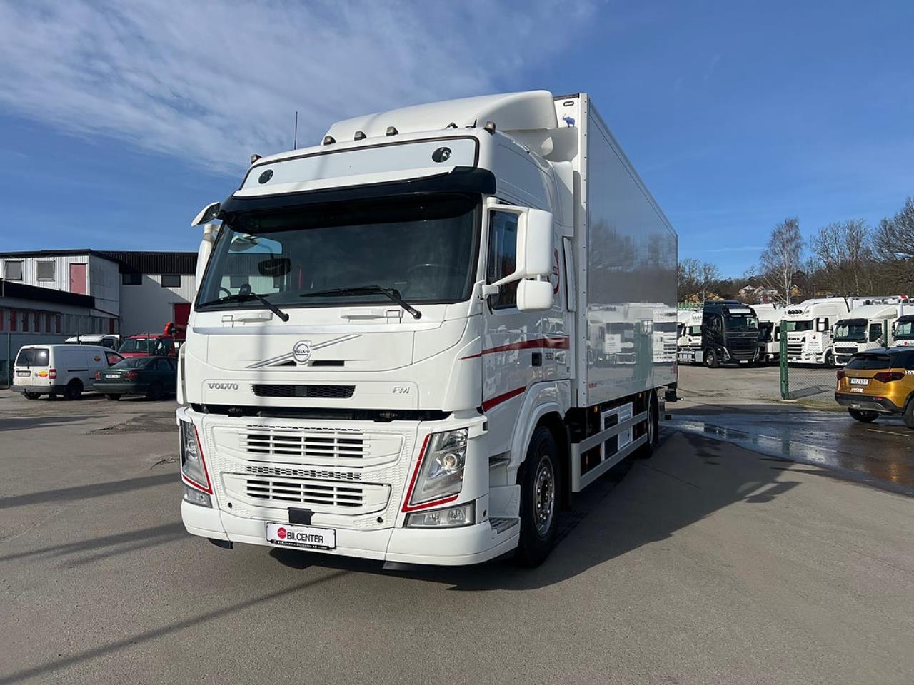 Volvo FM 330 4x2 Kylbil / Frysbil 2 Zons, Korridorbil 2020 - &Ouml;vrigt