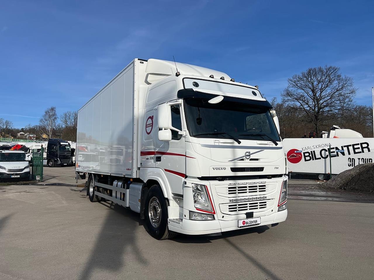 Volvo FM 330 4x2 Kylbil / Frysbil 2 Zons, Korridorbil 2020 - &Ouml;vrigt