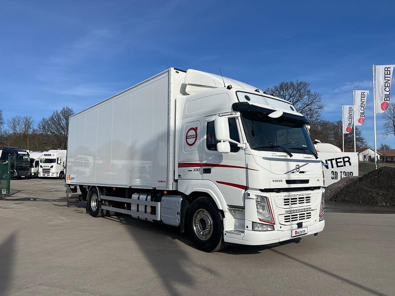 Volvo FM 330 4x2 Kylbil / Frysbil 2 Zons, Korridorbil 2020 - &Ouml;vrigt