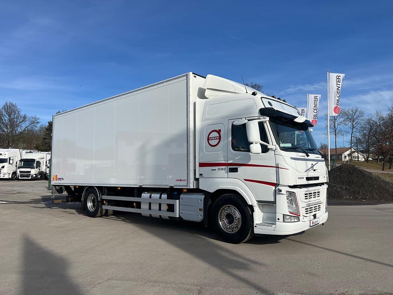 Volvo FM 330 4x2 Kylbil / Frysbil 2 Zons, Korridorbil 2020 - &Ouml;vrigt